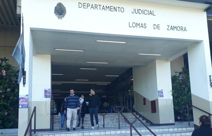 Los imputados esperan tras las rejas.