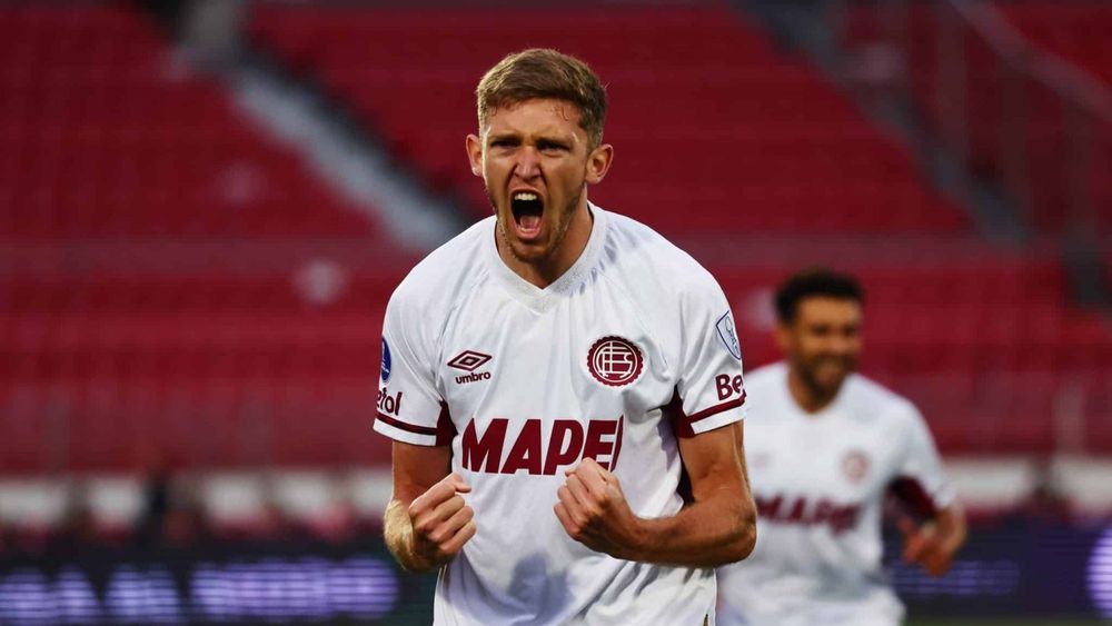 Rodrigo Castillo, el nueve de Lanús, empieza a ser observado por el mundo.