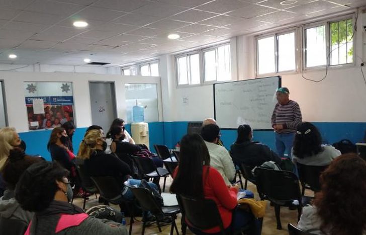 Las clases se dictan dos veces por semana en el Imdipam.