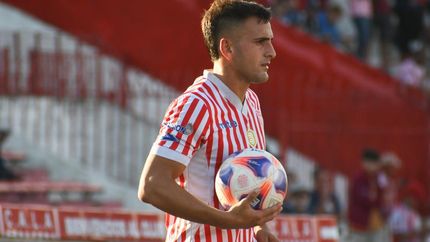 Ante Colegiales, Nadalín jugó su primer partido como titular. Ante Colegiales, Nadalín jugó su primer partido como titular.