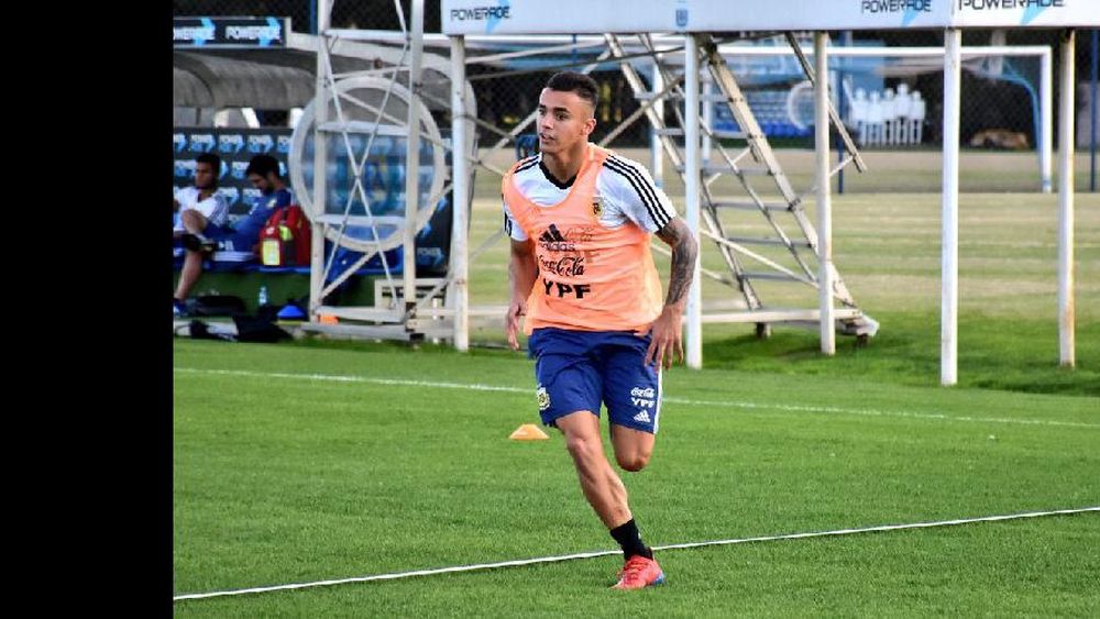 El pibe de Banfield viajará con la delegación.