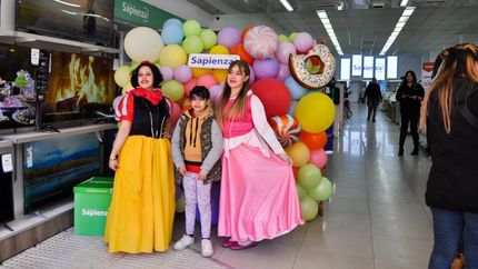 impulsan una tarde de compras con descuentos y shows por el dia de la ninez