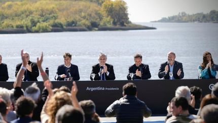 Kicillof y Alberto Fernández, en Puerto La Plata, Ensenada.