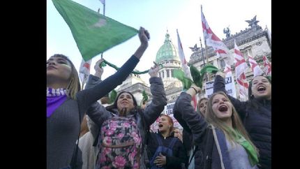 una multitud siguio la presentacion del proyecto del aborto