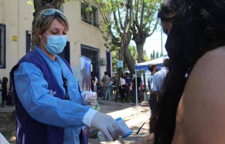 Siguen los testeos en los operativos en los barrios.