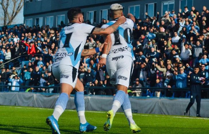 Nieto festeja su golazo.