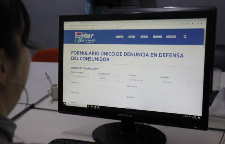 En la web hay un formulario que permite adjuntar documentación respaldatoria.