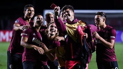 Lanús consiguió el pase a los octavos de final. Lanús consiguió el pase a los octavos de final.
