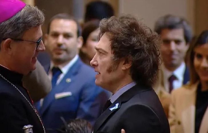El arzobispo de Buenos Aires hizo una fuerte crítica delante de Javier Milei.