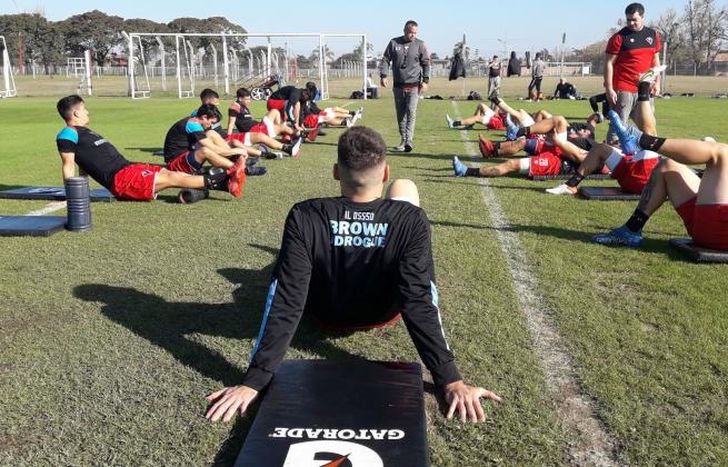 Brown recupera jugadores para la recta final.