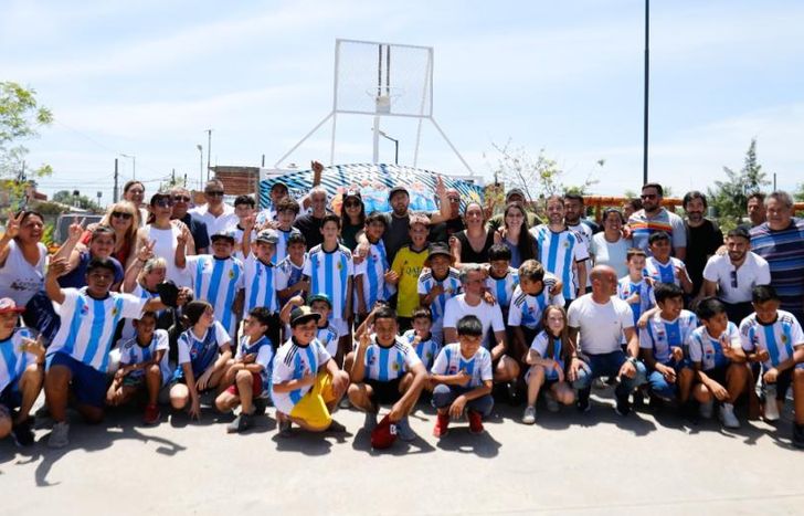 La inauguración, en la previa del partido.
