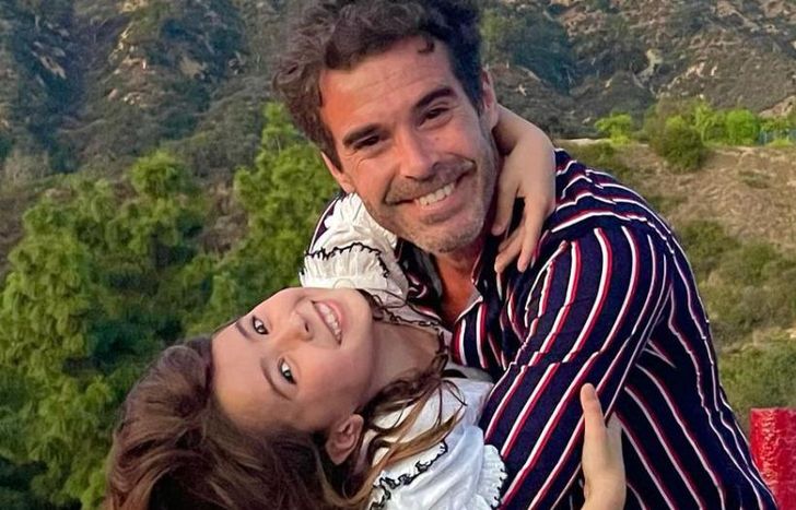 Nicolás Cabré compartió una tierna foto con su hija Rufina alentando a Vélez.