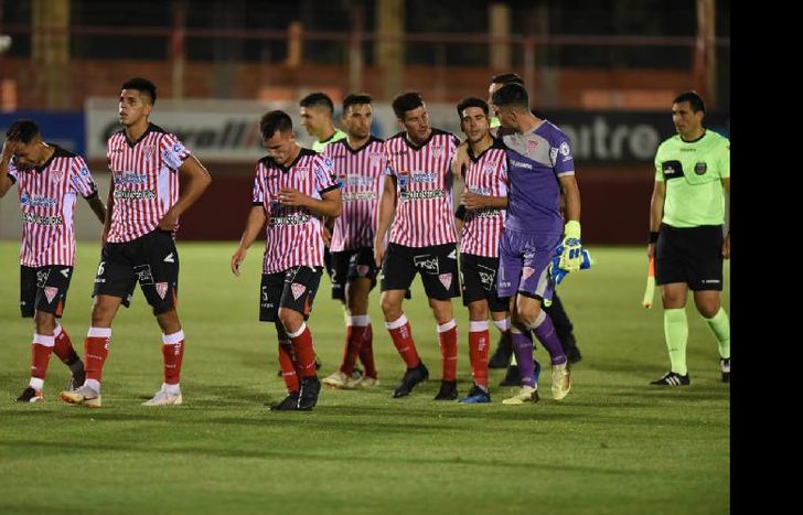 El partido fue parejo y ambos tuvieron chances. Almagro se llevó el triunfo.