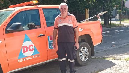 Marcelo trabaja en Defensa Civil de Lomas hace 28 años.