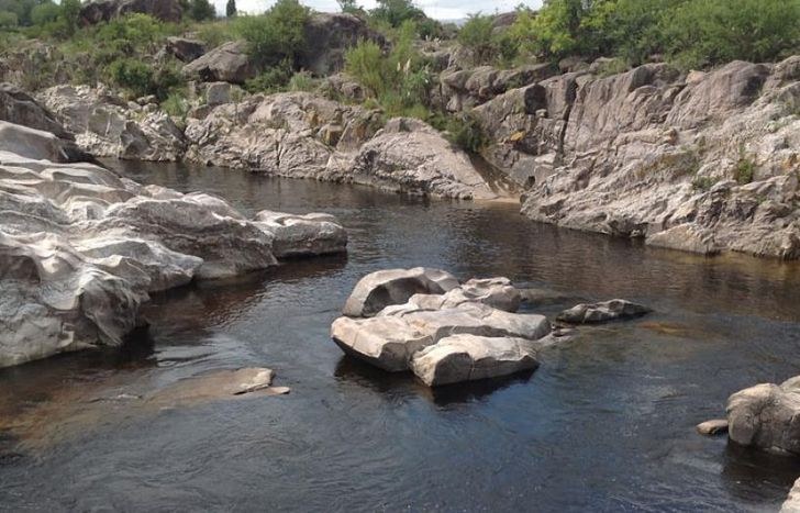 El accidente ocurrió en el balneario Los Elefantes de Mina Clavero.