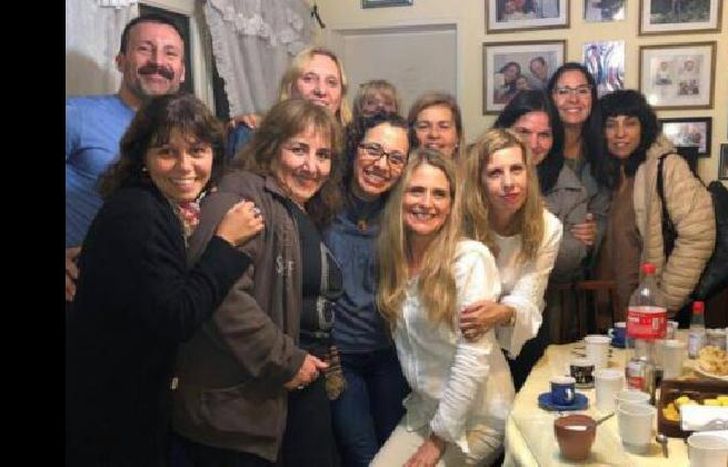 Pasan los años, pero ellos saben divertirse como cuando eran chicos.