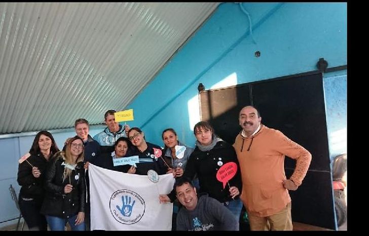 Solidarios y unidos, los socios de Temperley ponen manos a la obra en la cuarentena.