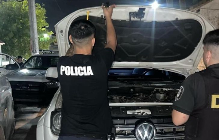 Incautaron una camioneta robada y otra de apoyo.