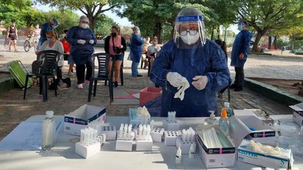 Los hisopados son gratuitos para los vecinos lomenses.