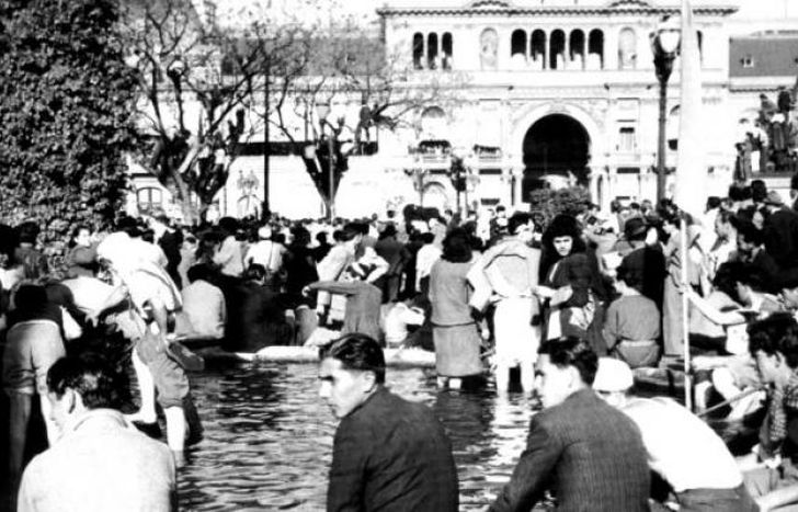 En 1945, una multitud pedía que Perón sea liberado.