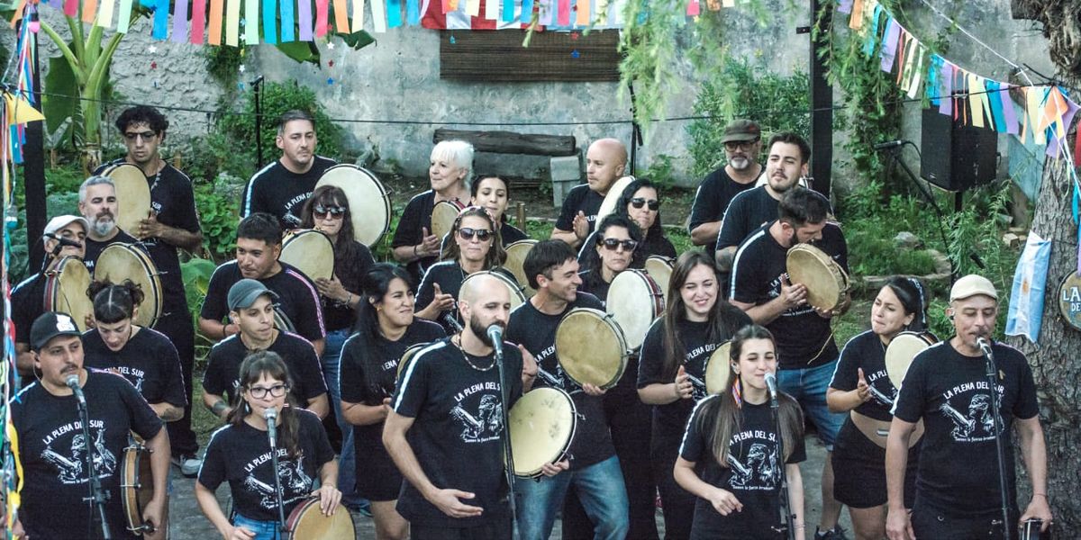 Con 25 músicos en escena, llevan bien en alto la plena puertorriqueña que se conoció a través de un video viral.&nbsp;