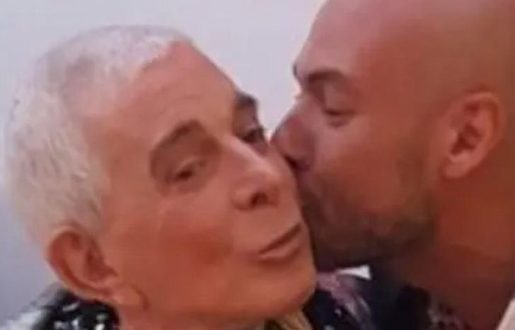 Carlos Perciavalle y su esposo.