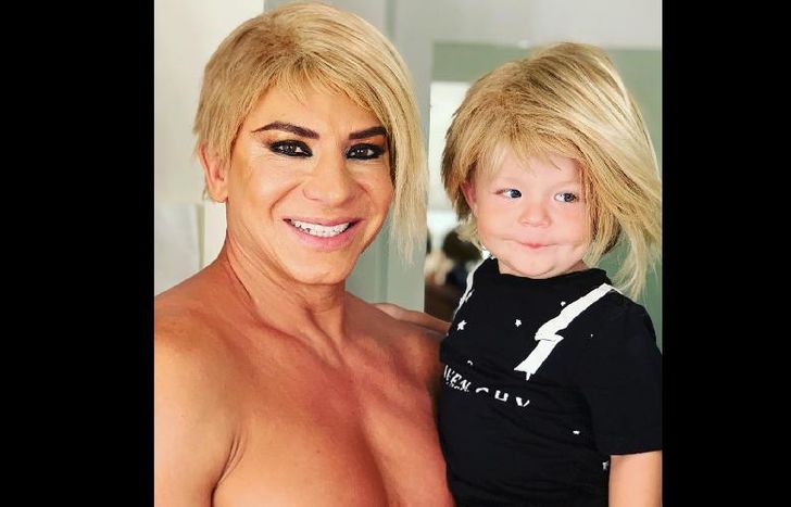 Compartió una foto junto a su hijo Dionisio.