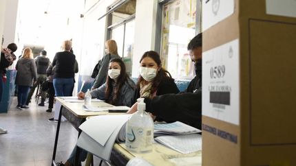 Pese a las flexibilizaciones, el alcohol en gel estuvo presente.