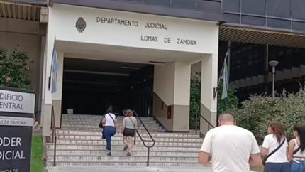 Falta cada vez menos para el juicio por la muerte del joven en Villa Fiorito. Falta cada vez menos para el juicio por la muerte del joven en Villa Fiorito.