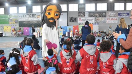 Del encuentro participaron 16 escuelas de la Diócesis de Lomas.