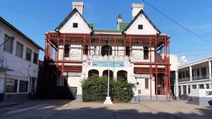 Para conocer más de la historia del barrio.