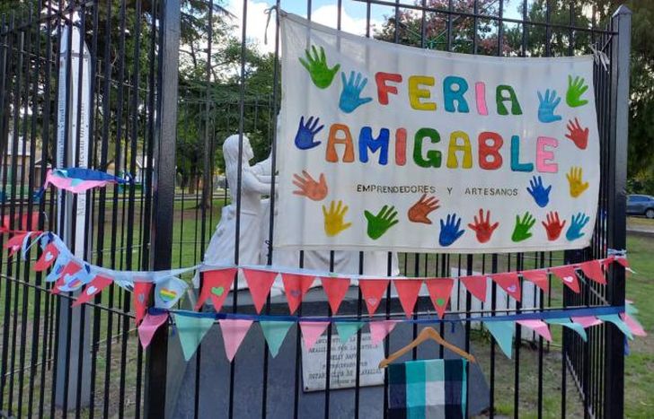 En la Plaza Carlos Pellegrini.