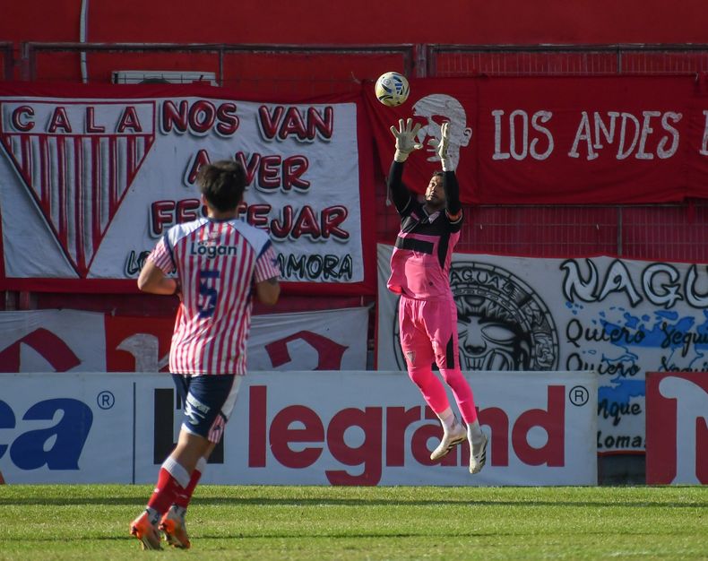 Sebastián López cerró una vez más su arco.