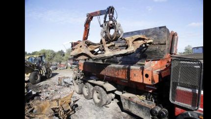 avanza la compactacion de vehiculos en brown