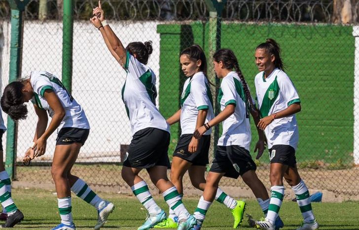 El festejo de la goleadora.