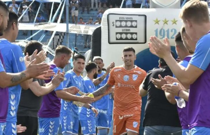 Crivelli y el pasillo de sus compañeros.