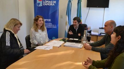 Entregaron seis microcréditos para emprendimientos de diferentes rubros.