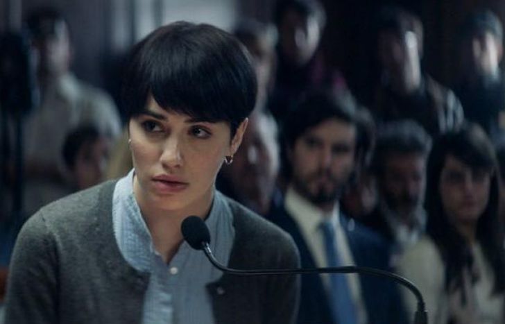 Lali, en un jugado personaje.