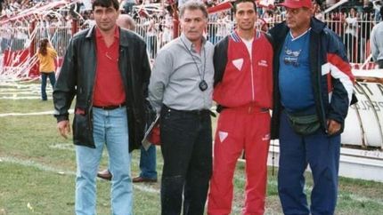 En su paso como jugador del Milrayitas, se retiró en 1991. En su paso como jugador del Milrayitas, se retiró en 1991.