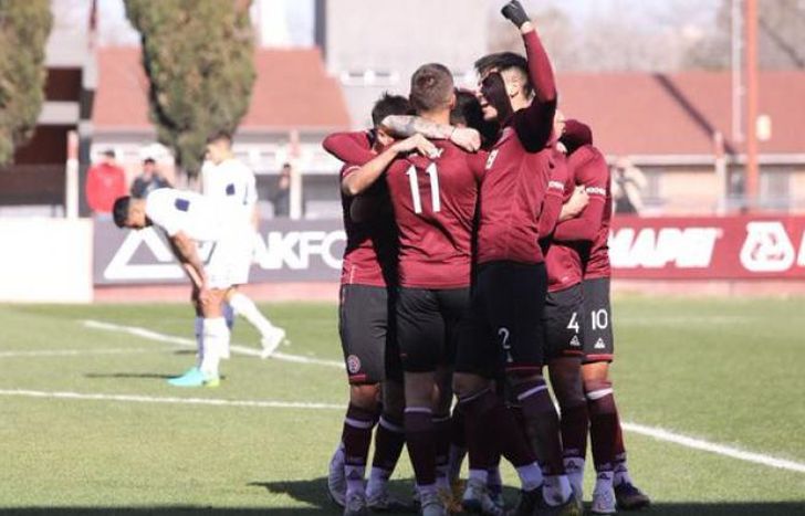 El Granate se rehabilitó con una goleada al Lobo.