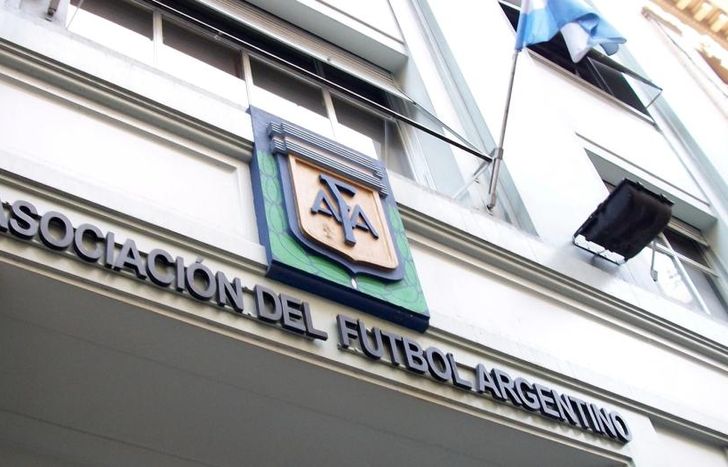 La AFA define cómo quedarán los descensos.