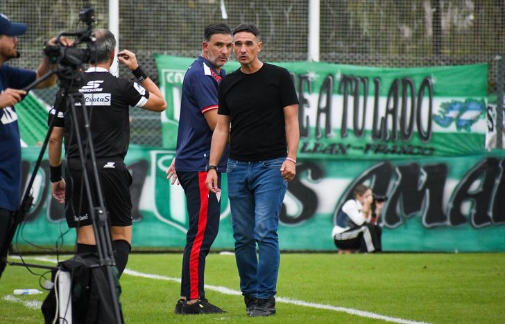Leonardo Lemos y Javier Patalano, cuepro técnico de Los Andes.