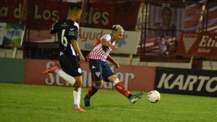 Mercado Rush, autor de gol, podría ingresar por Espeche. Mercado Rush, autor de gol, podría ingresar por Espeche.