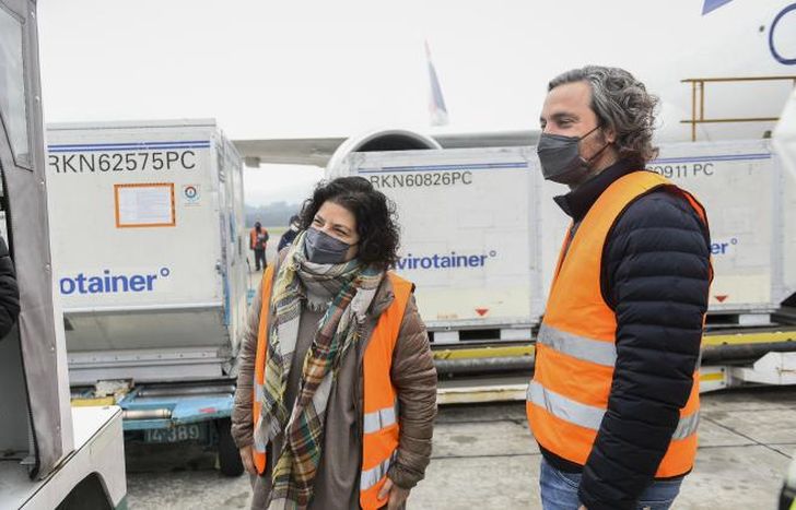 Carla Vizzotti, junto a Santiago Cafiero.
