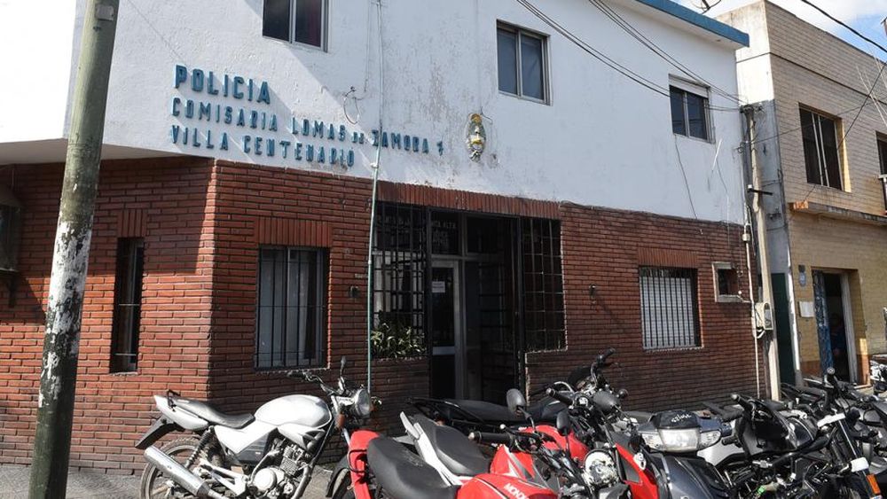 La primera denuncia habría sido realizada en la Comisaría de Villa Centenario.