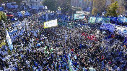 Duras críticas de la CGT al modelo económico que impulsa Javier Milei. Duras críticas de la CGT al modelo económico que impulsa Javier Milei.