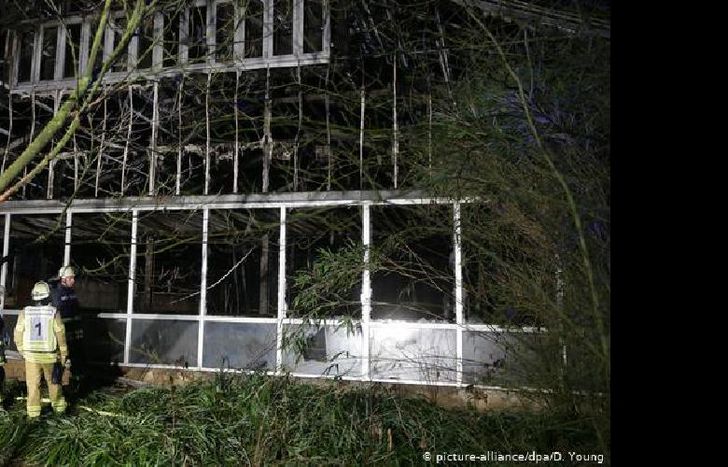 Aunque aún no está confirmado, se baraja la hipótesis que el incendio fue por pirotecnia.