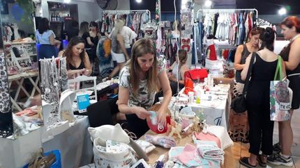 La feria de emprendedores funciona en Lomas desde 2009.