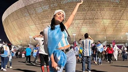 La elegida para cantar el himno argentino. La elegida para cantar el himno argentino.