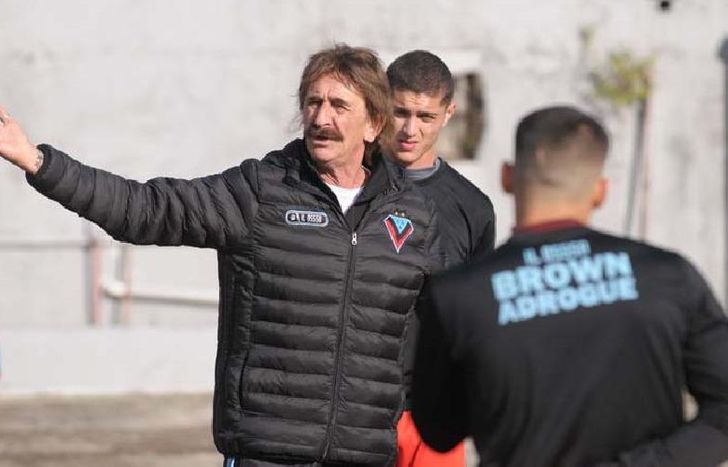 El entrenador Pablo Vico volvió a darle rodaje a una formación alternativa ante Berazategui.